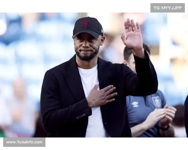 拜仁传控压制结合高位逼抢，孔帕尼战术体系渐入佳境